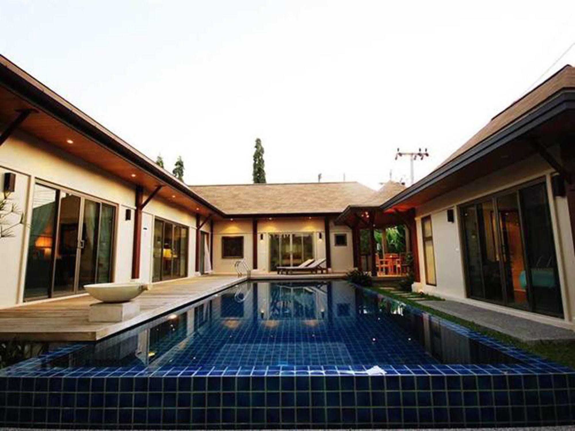 Two Villas Holiday Oriental Style Layan Beach Phuket Buitenkant foto