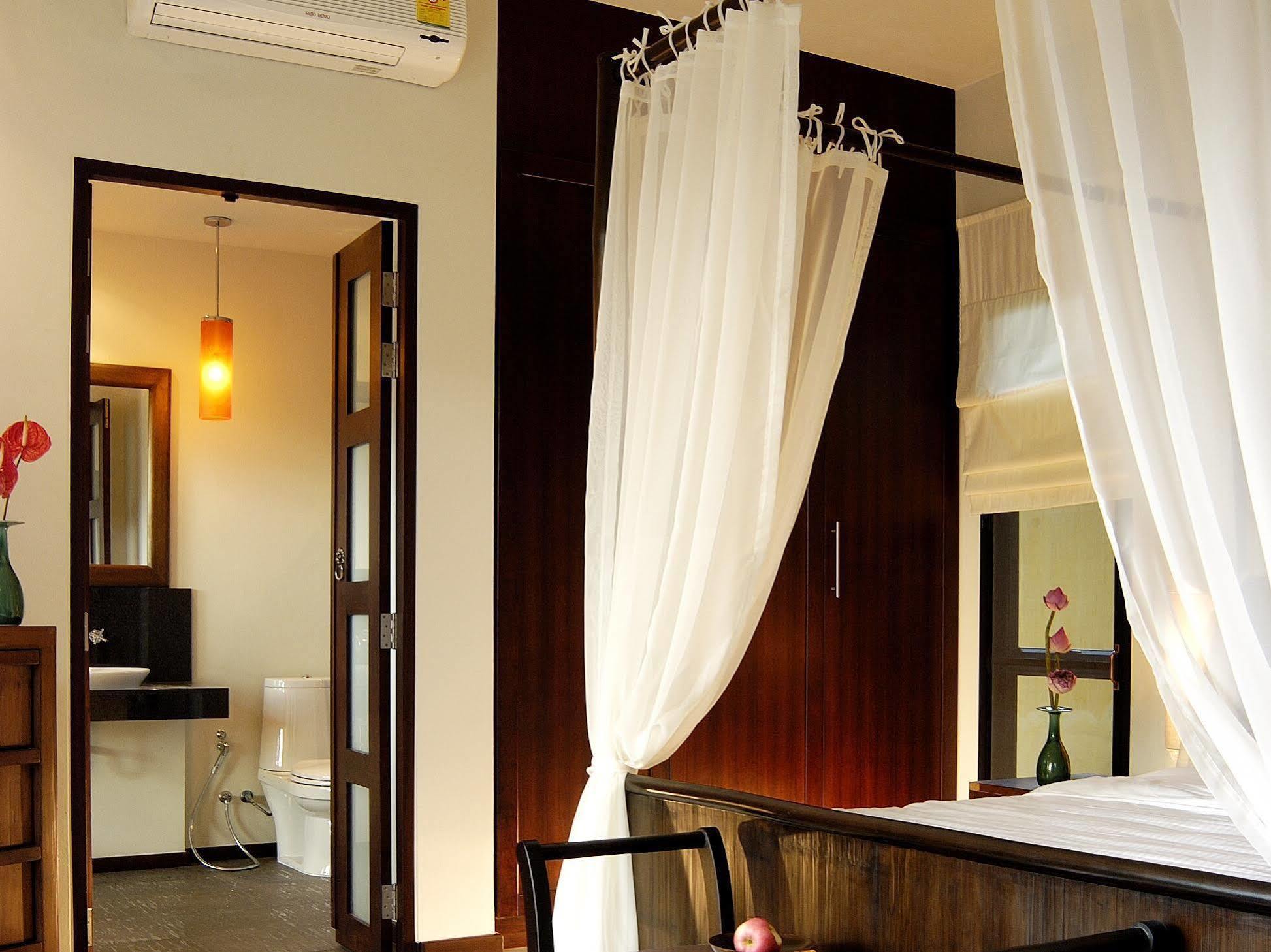 Two Villas Holiday Oriental Style Layan Beach Phuket Buitenkant foto