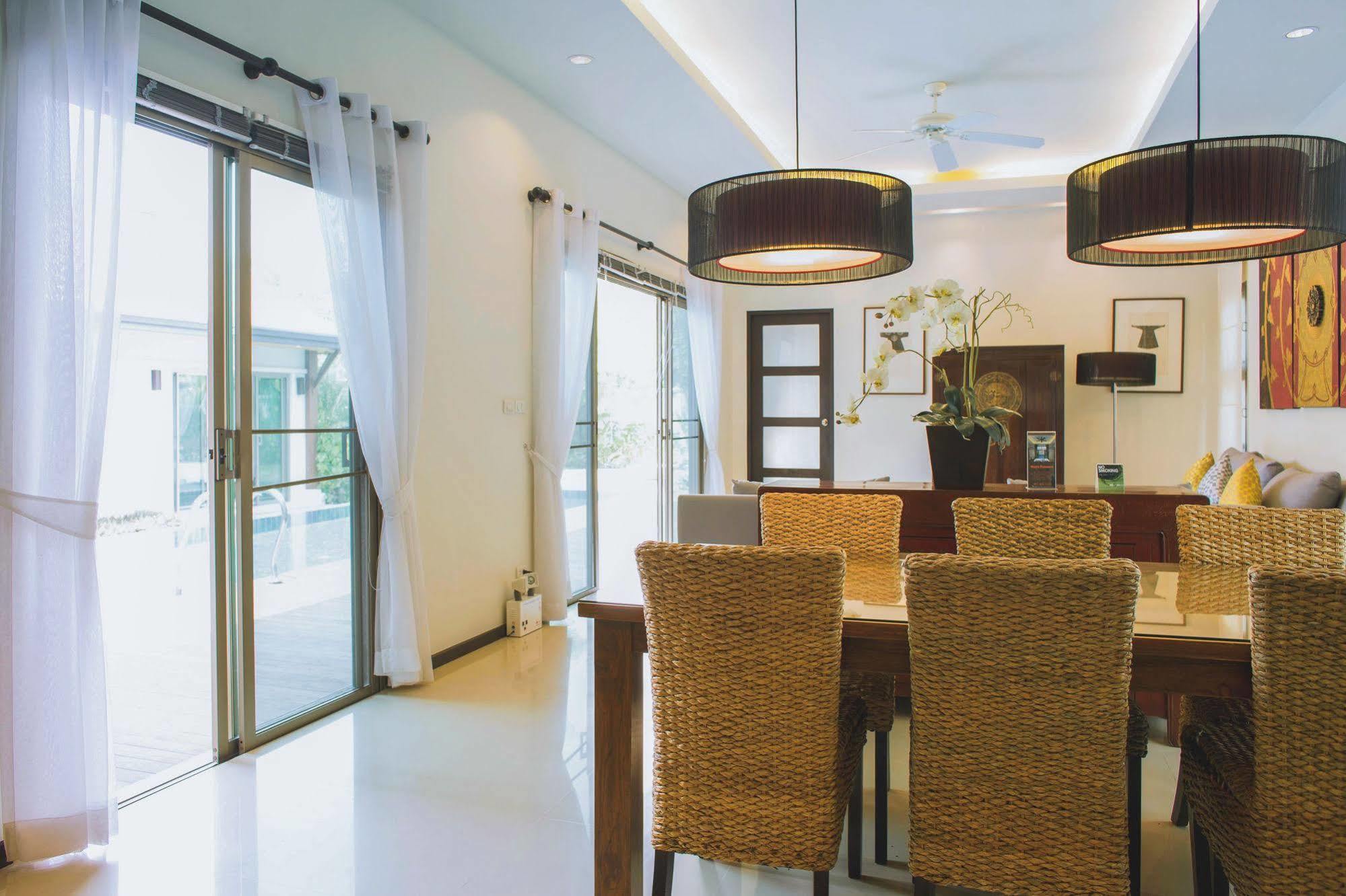 Two Villas Holiday Oriental Style Layan Beach Phuket Buitenkant foto